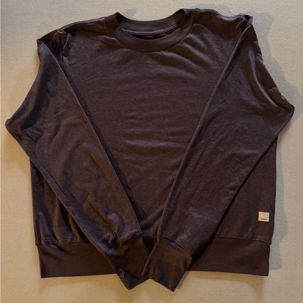 Great condition Vuori Women’s Daydream Crew size S, purple heather